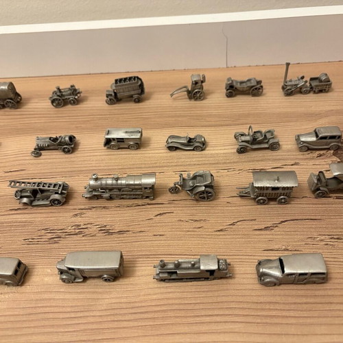 Collectible miniature collection used, 50 pieces, Travels to Yesterday