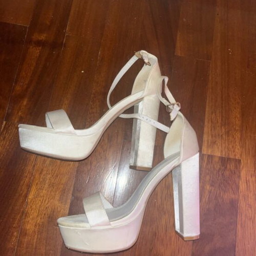 Pumps white used size 39