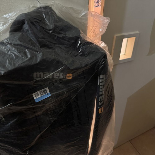 Mares Instinct 7mm wetsuit like new, used 2-3 times