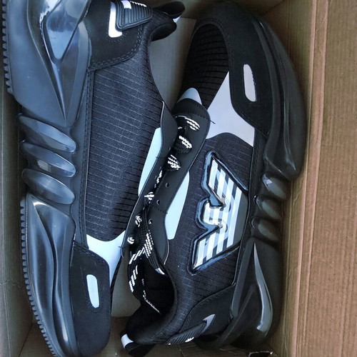 EA7 Emporio Armani men's sneakers like new, black and white