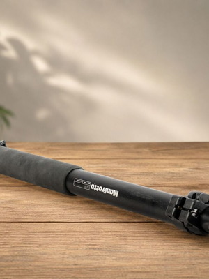 Manfrotto 561BHDV-1 Monopod and Fluid Head like new