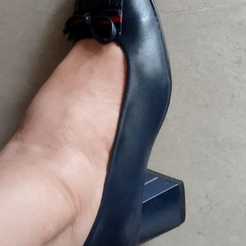 Elle blue anatomical leather women's shoes size 37 like new