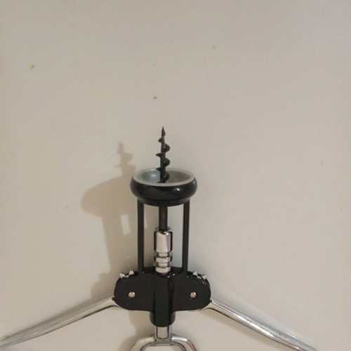 Metal corkscrew wine opener like new