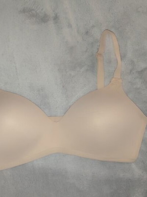 Triumph Body Make-Up Soft Touch wireless bra, size 75C