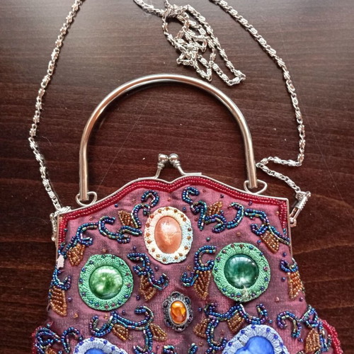 Vintage look evening bag, burgundy embroidered with beads