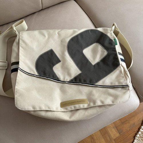 Benetton messenger bag beige used with two compartments and pocket
