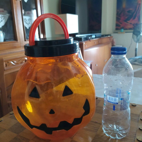 Halloween plastic container with handle like new