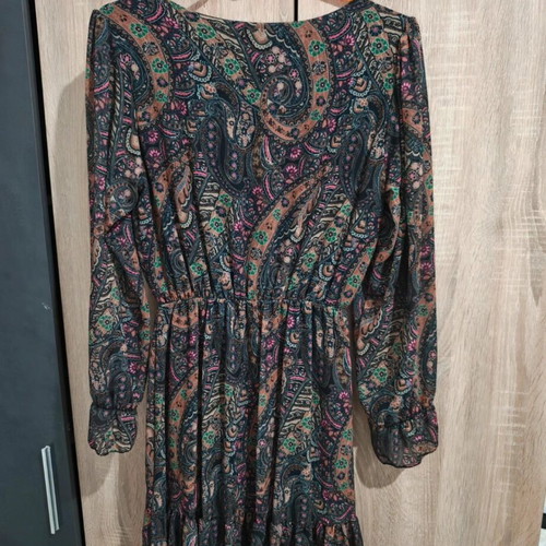 Dresses size M, like new, pack of 2, colorful