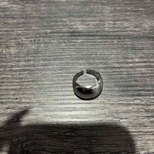 Silver ring brand new in excellent condition