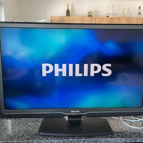 Philips 42PFL9664 42-Inch TV like new with Wi-Fi and LAN