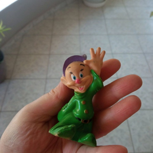 4 Snow White Dwarfs Disney used decorative figures