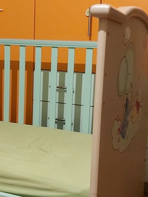Κούνια προεφηβικό κρεβάτι μεταχειρισμένο με στρώμα Bebestrom και κουνουπιέρα