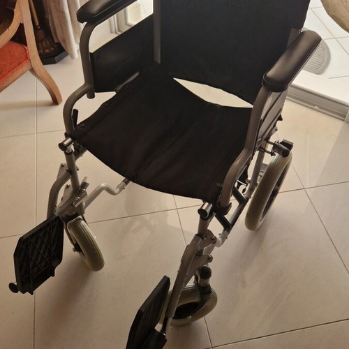 BeFree wheelchair like new, foldable and easy to transport