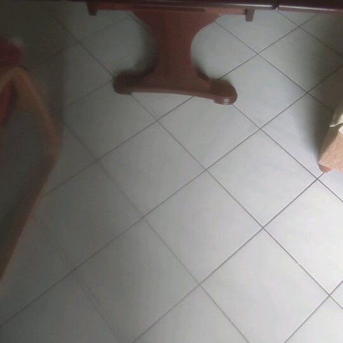 German-style table with crank and extension, like new