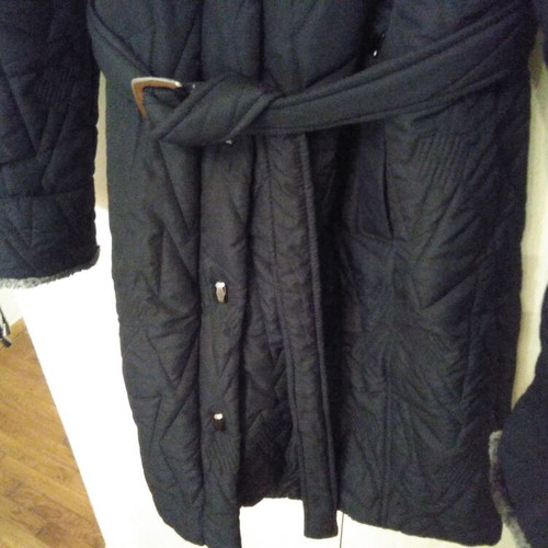 Women's winter coat with fur collar, size XXXL, like new, black