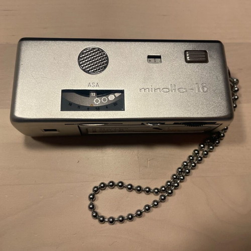 Minolta 16 camera model P used with case