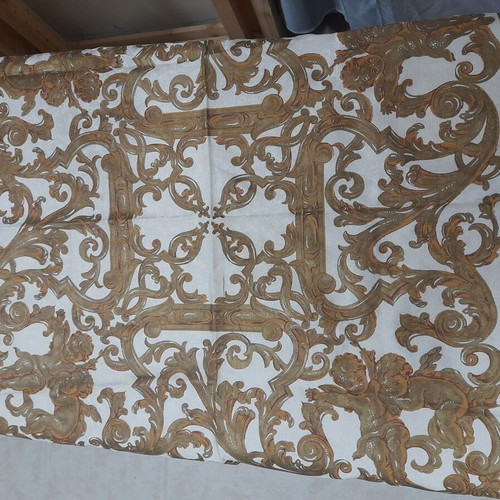 Tablecloths used, gold medium and small Christmas checkered rectangular