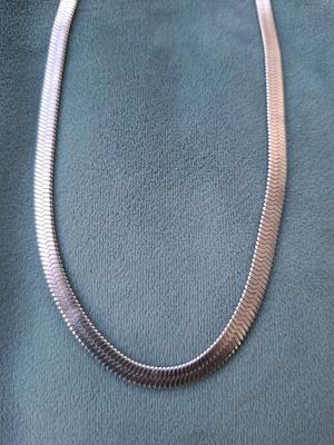 Necklace silver stainless steel like new