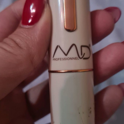 Lipstick used that moisturizes and plumps lips
