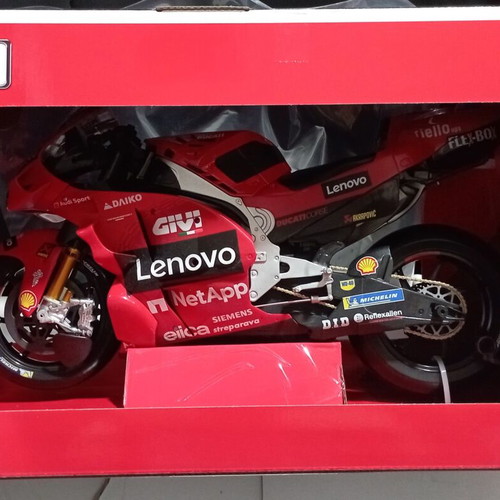 Maisto Ducati Lenovo Team 2024 Moto GP 1:6 Scale Diecast Model