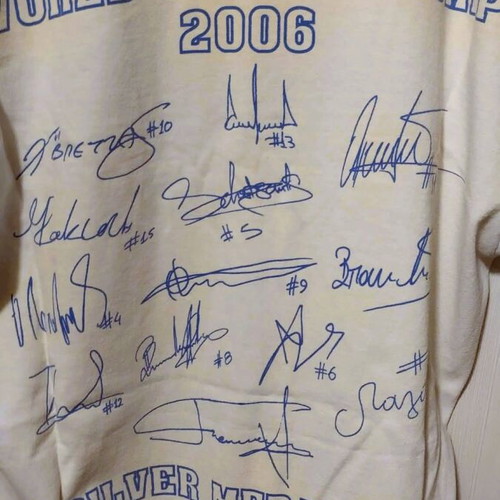 Collectible t-shirt with signed players Greece national team Silver medalist 2006 like new