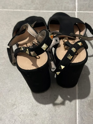 Black suede sandals with thick heel and gold studs like new, size 39
