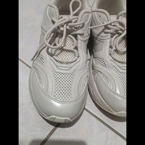 Calvin Klein women's sneakers size 41 new, beige