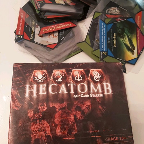 Hecatomb TCG horror game like new, 200-card collection