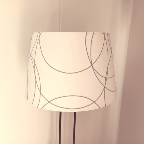 Ceiling lamp shade like new, height 22 cm, diameter 26-32 cm