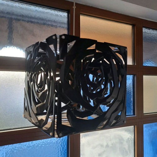 Pendant lights black with design, like new, set of 2