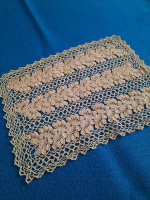 Handmade knit like new, beige, dimensions 0.28x0.20