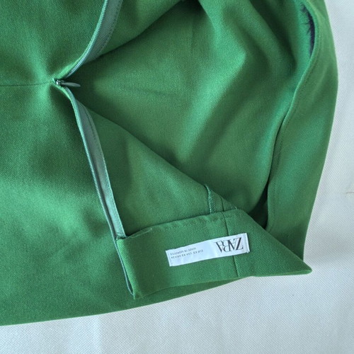 Zara green high-waisted skirt with front slit, like new