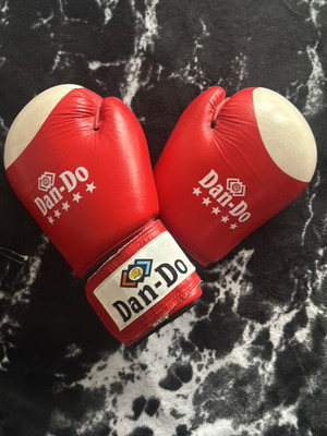 Gloves like new, size 12