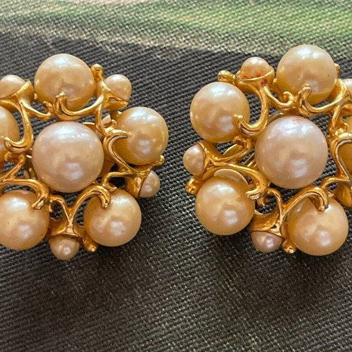 Custom Jewellery vintage earrings with pearls like new