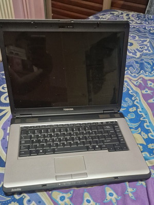 Toshiba Satellite L300D-10B laptop μεταχειρισμένο, μαύρη οθόνη, χωρίς φορτιστή, χωρίς μνήμη και σκληρό
