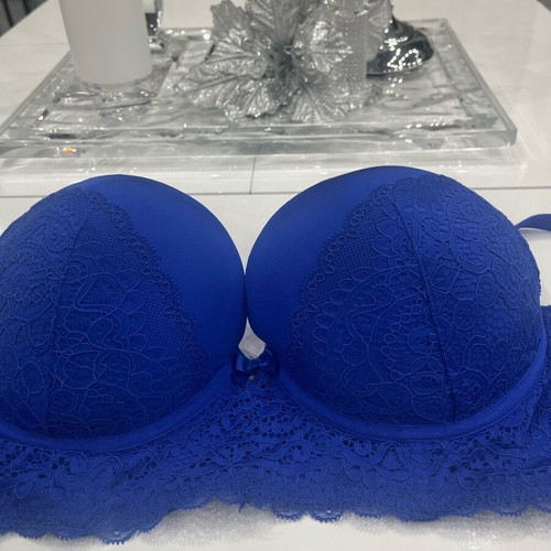 Women's bra with wide back and rich push up, new, size 85D