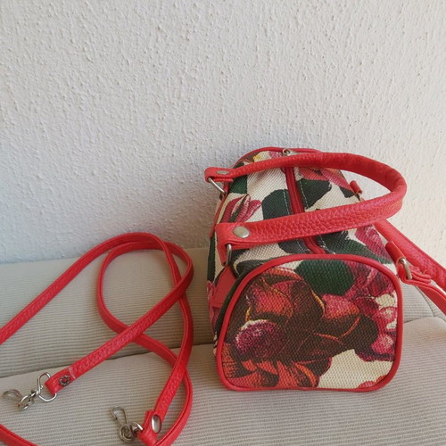 Cylinder bag crossbody like new, multicolor with flower prints