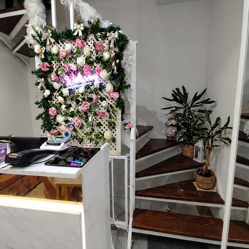 Professional manicure and pedicure equipment like new