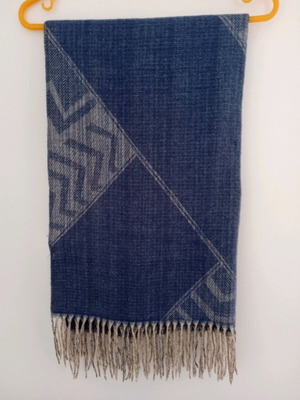 Scarf like new, very warm, beige and blue