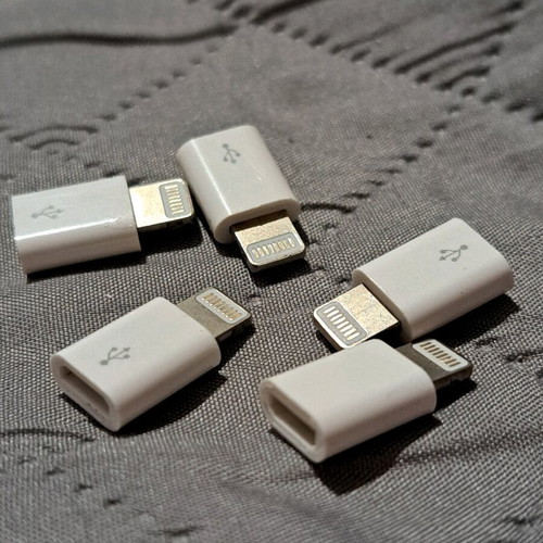 1 piece Micro USB to Lightning / Apple adapter
