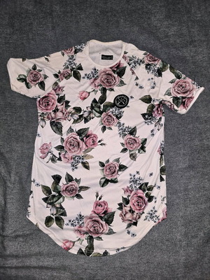 Vinyl T-shirt like new with floral asymmetrical design, size M