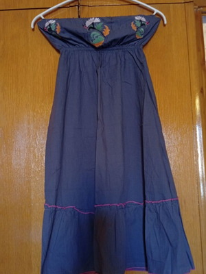 Strapless dress like new, gray with embroidered flowers