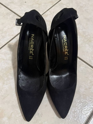 Nacrée Collection black pumps size 38 made in Italy, like new