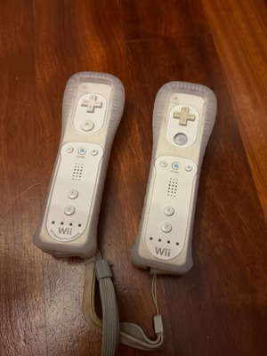 Χειριστήριο Nintendo Wii σαν καινούργιο με γνήσια λαστιχένια θήκη και λουράκι