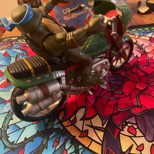 Mutant Ninja Turtles motorcycle with Leonardo 2002 like new