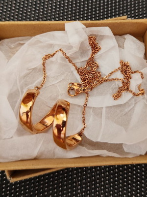 Puppis stainless steel rose gold necklace with spiral design