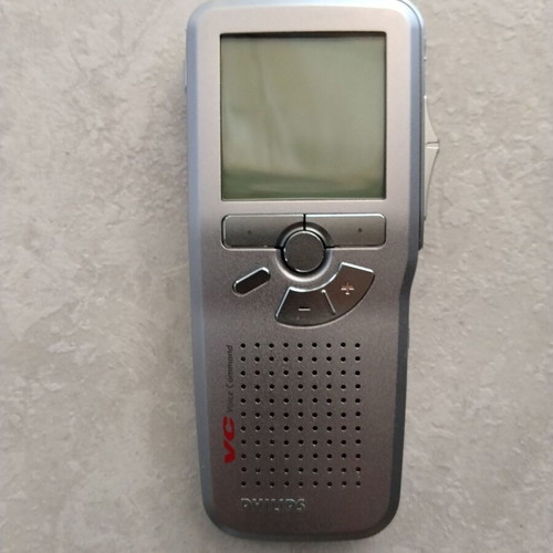 Philips LFH 9620 voice recorder with 4GB memory card and two cases