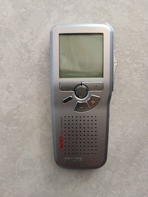 Philips LFH 9620 voice recorder with 4GB memory card and two cases