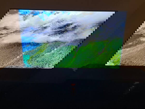 Samsung 50” 4K Smart TV UE50BU8072 – Άριστη Κατάσταση