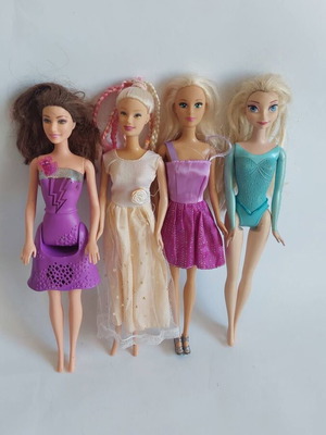 Dolls like new, set of 4